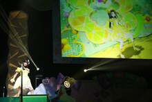 鈴風つむぎ役の久保ユリカ。