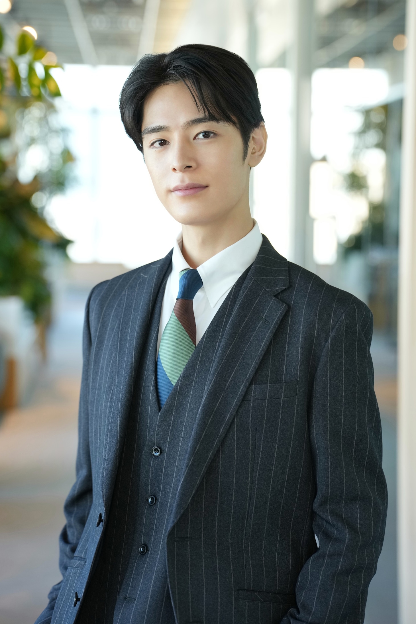 ドラマ「五十嵐夫妻は偽装他人」で五十嵐直人役を演じる塩野瑛久。(c)「五十嵐夫妻は偽装他人」製作委員会