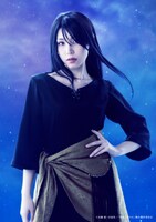 小嶋紗里扮するアナスタシア。