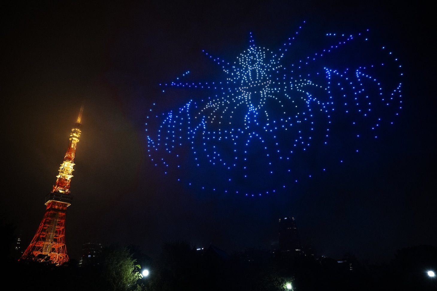 カウントダウン・ドローンショーの様子。
