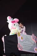 「Hello Kitty 50th Anniversary Presents My Bestie Dream Stage with Sanrio characters」より、マイメロディと入野自由。