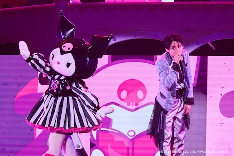 「Hello Kitty 50th Anniversary Presents My Bestie Dream Stage with Sanrio characters」より、クロミと牧島輝。