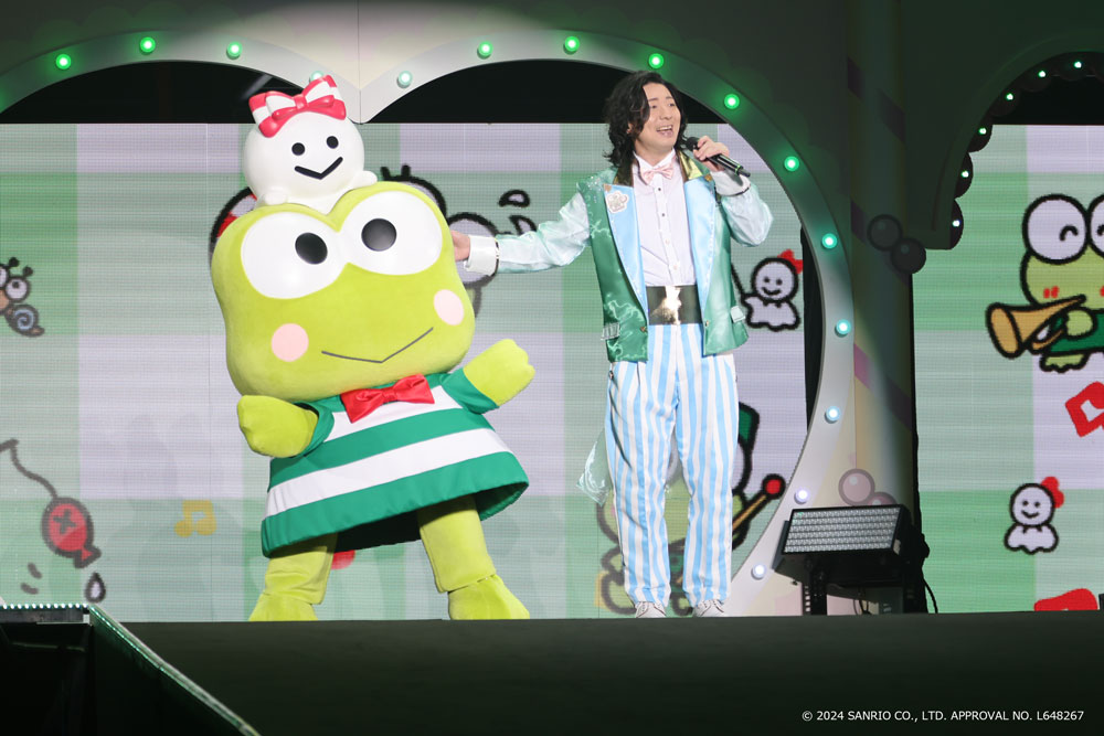 「Hello Kitty 50th Anniversary Presents My Bestie Dream Stage with Sanrio characters」より、けろっぴと木村良平。