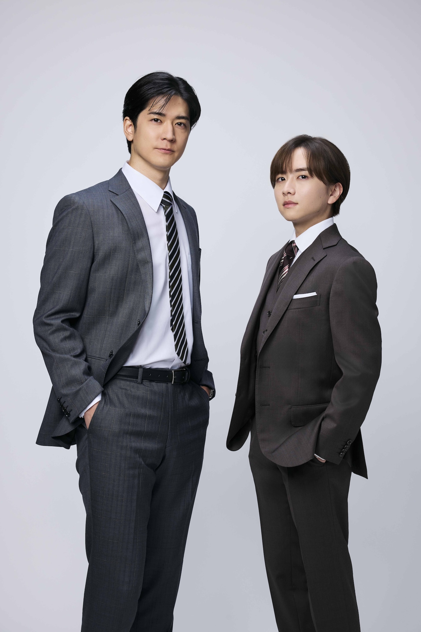左から青木一行、鈴木克洋を演じる中島裕翔、薪剛を演じる板垣李光人。