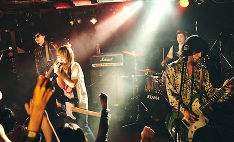 ピートモスのライブシーン。