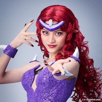 露詰茉悠扮するクイン・ベリル。