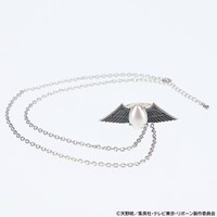 ネックレスチェーンを付けた「白蘭」。