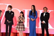 左から板垣李光人、マイカ・ピュ、小沢真珠、武内英樹監督。