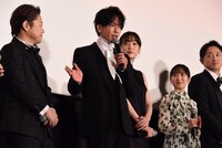 左から阿部サダヲ、佐藤健、永野芽郁、芦田愛菜、山本耕史。