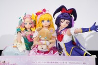左からキュアフェリーチェ、キュアミラクル、キュアマジカル。