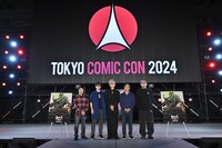 「東京コミコン 2024」内の「ニンジャバットマン対ヤクザリーグ」ワールドプレミアより。左から高木真司監督、水崎淳平監督、山寺宏一、中島かずき、岡崎能士。
