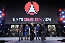 「東京コミコン 2024」内の「ニンジャバットマン対ヤクザリーグ」ワールドプレミアより。左から高木真司監督、水崎淳平監督、山寺宏一、中島かずき、岡崎能士。
