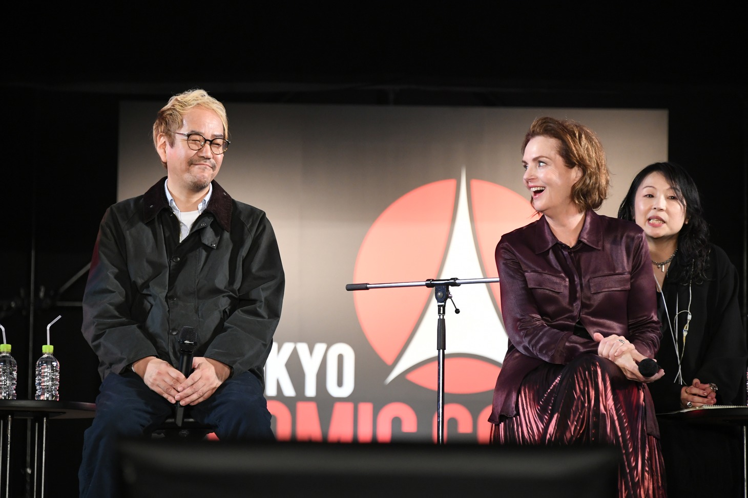 左から神山健治監督、フィリッパ・ボウエン。