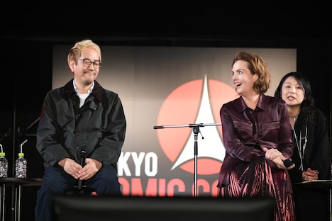 左から神山健治監督、フィリッパ・ボウエン。