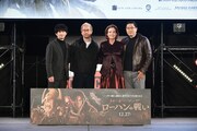 左から津田健次郎、神山健治監督、フィリッパ・ボウエン、ジョセフ・チョウ氏。