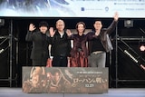 左から津田健次郎、神山健治監督、フィリッパ・ボウエン、ジョセフ・チョウ氏。