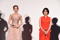 左から平野綾、沢城みゆき。