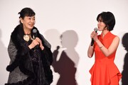 左から池田理代子、沢城みゆき。