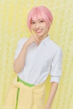 小西夏菜実扮する中野一花。