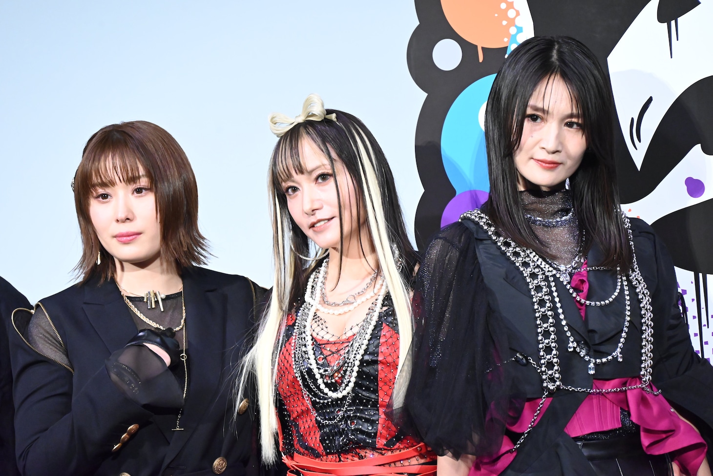 左から山本希望、たかはし智秋、小林ゆう。