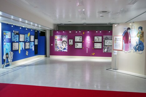 「生誕20周年記念 銀魂展 ～はたちのつどい～」の様子。