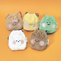 「LINE FRIENDS minini POP-UPストア」で販売される「ダイカット巾着ポーチ」。