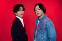 左から音楽ナタリーに登場する零、世界（EXILE / FANTASTICS）。