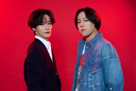 左から音楽ナタリーに登場する零、世界（EXILE / FANTASTICS）。