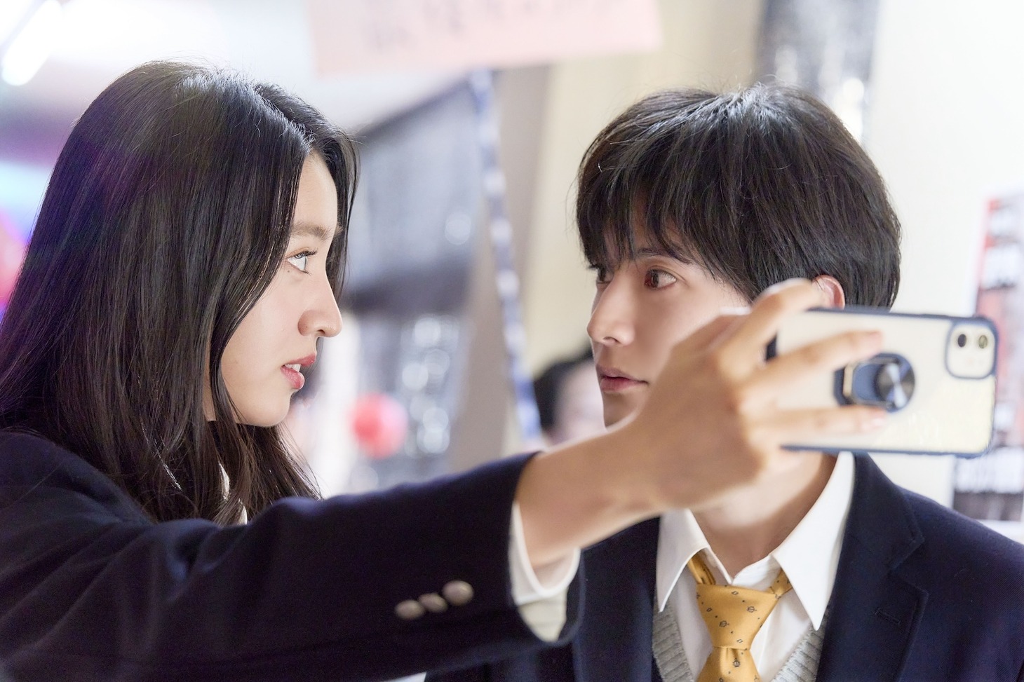 「女神降臨 Before 高校デビュー編／After プロポーズ編」特報映像より。