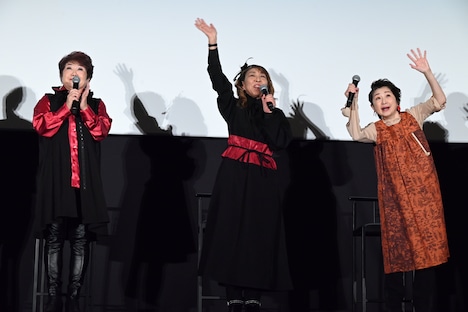 左から一龍斎貞友、高山みなみ、田中真弓。