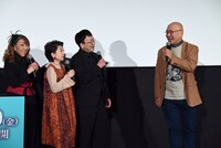 左から高山みなみ、田中真弓、関俊彦、藤森雅也監督。