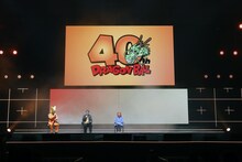 「DRAGON BALL」のステージイベントより。左からビクトリー・ウチダ、エグゼクティブプロデューサーの伊能昭夫、野沢雅子。(c) SHUEISHA Inc. All rights reserved.