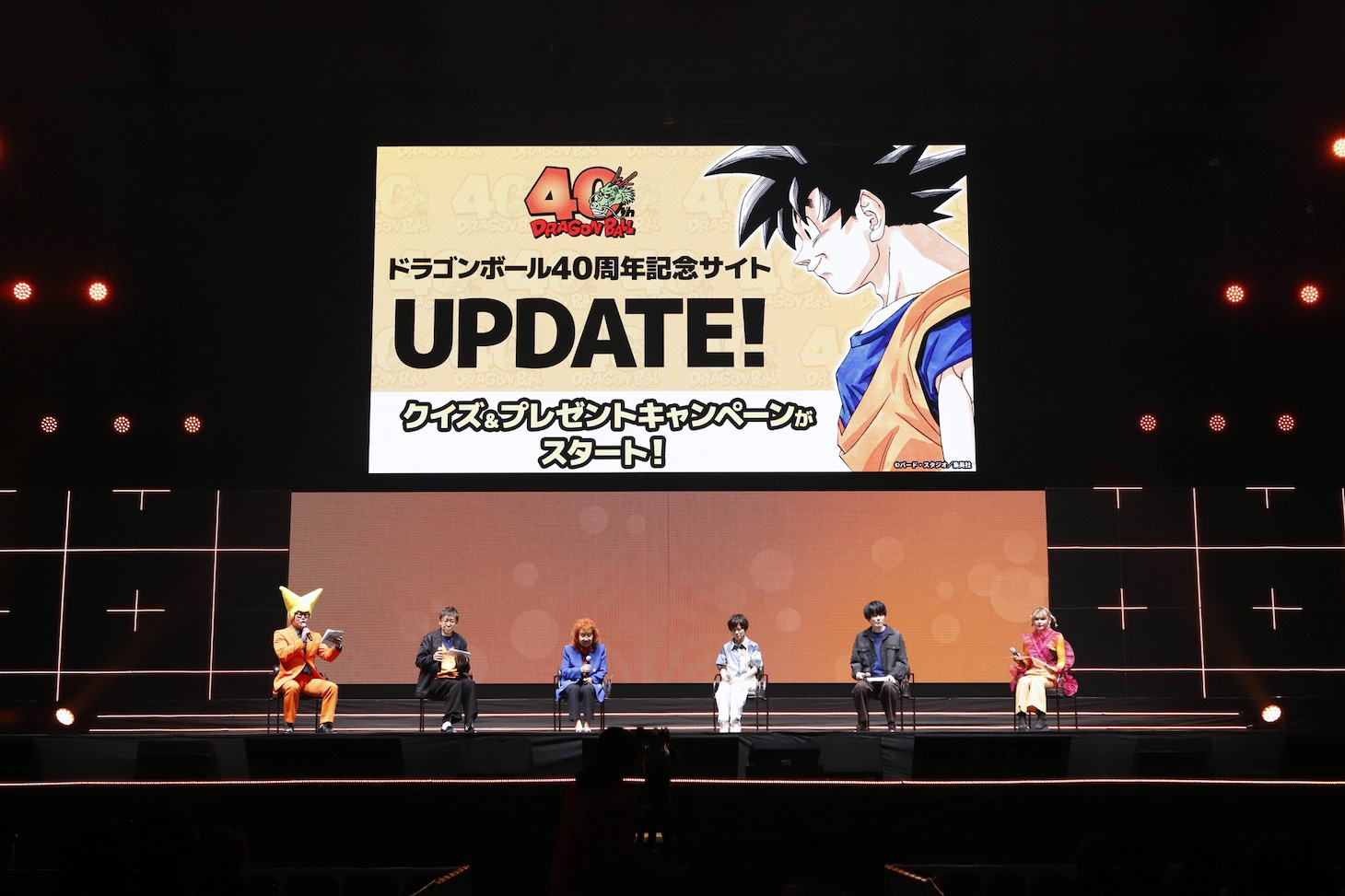 「DRAGON BALL」のステージイベントより。左からビクトリー・ウチダ、エグゼクティブプロデューサーの伊能昭夫、野沢雅子、小林由美子、内山昂輝、ファイルーズあい。(c) SHUEISHA Inc. All rights reserved.