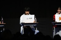 左から坂田銀八役の杉田智和、神楽役の釘宮理恵。(c)SHUEISHA Inc. All rights reserved.