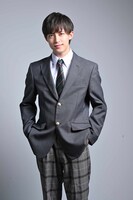 阿久津仁愛演じる灰原千翠。(c)「家政婦クロミは腐った家族を許さない」製作委員会