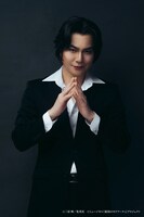 平野良扮するシャーロック・ホームズ。