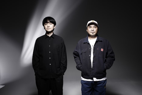 左から牛尾憲輔、石野卓球（電気グルーヴ）。