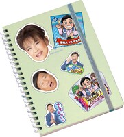 「夢ファンタジークエスト～勇者と商人と値引かれしモノたち～」に付属するステッカーの使用イメージ。