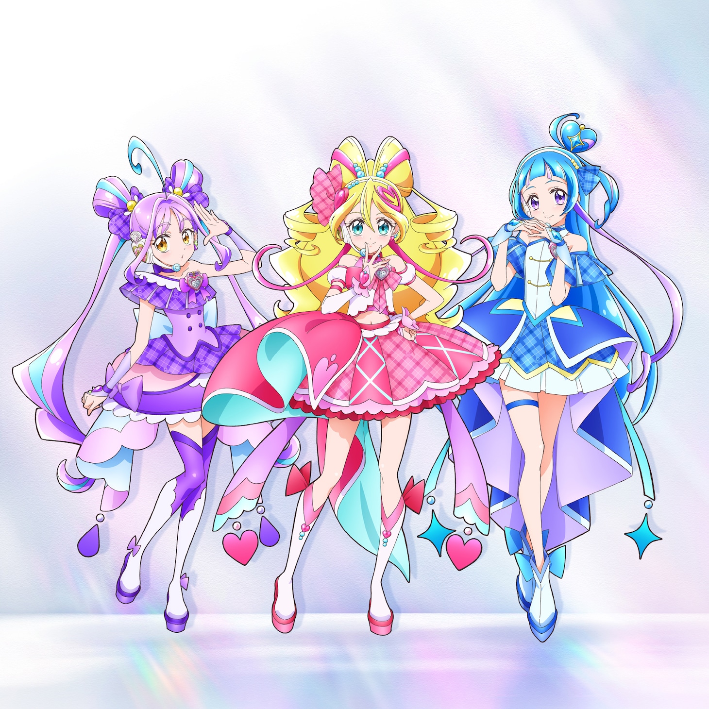 左からキュアキュンキュン、キュアアイドル、キュアウインク。