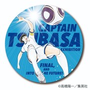 原画展「キャプテン翼原画展～FINAL そして未来へ！～」高橋陽一描き下ろしイラストを使用した缶バッジ。(c)高橋陽一／集英社