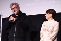 左から庵野秀明、麻上洋子。