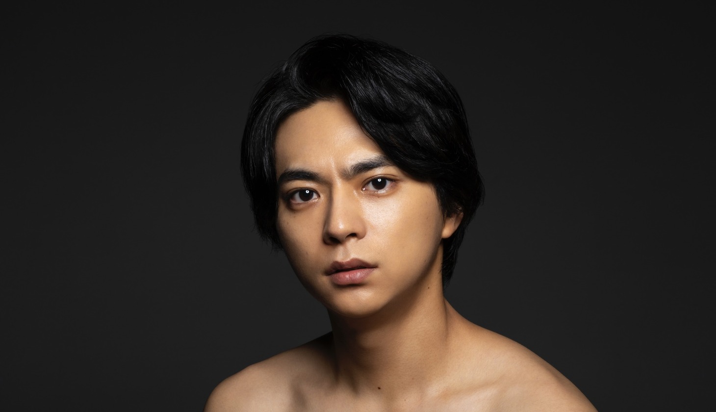 近石昭吾役の佐藤勝利（timelesz）。