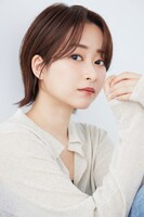 駒田華子役の河瀬茉希。