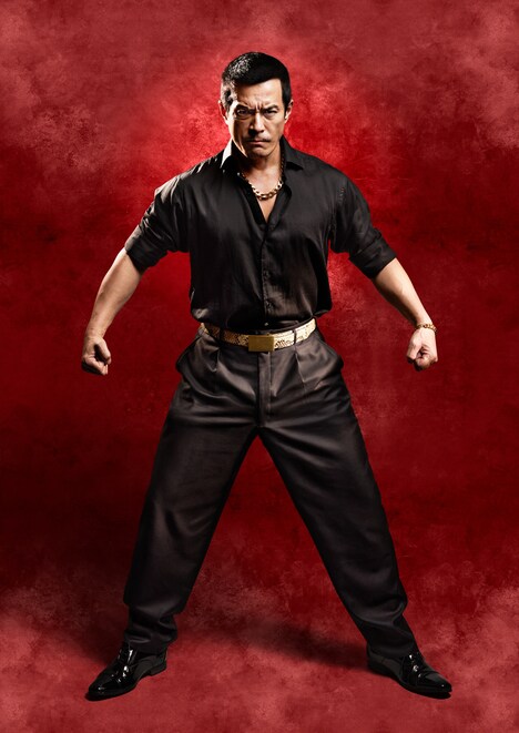 伊藤英明扮するロケマサこと沢田政寿。 (c)DMM TV