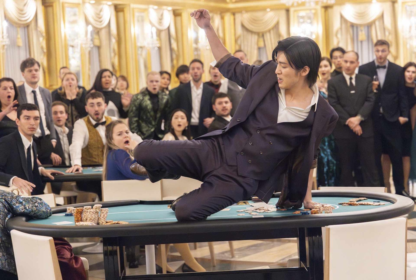 目黒蓮扮するハル。(c)2025劇場版『トリリオンゲーム』製作委員会