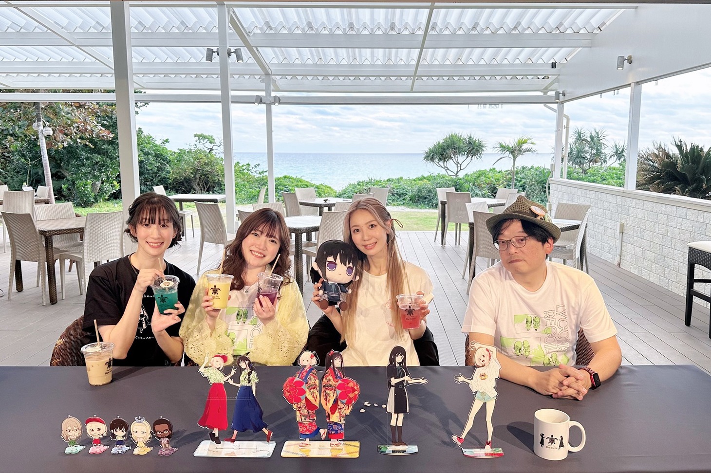 左から小清水亜美、久野美咲、安済知佳、足立慎吾監督。