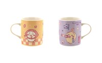 「ちいかわもぐもぐ本舗 川越店」で販売される「マグカップ さつまいも」「マグカップ お菓子」。
