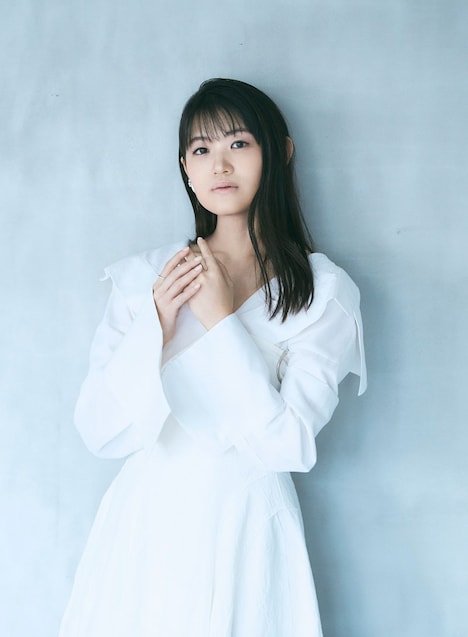 斉藤役の早見沙織。