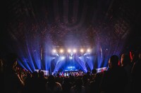 「MBS アニメフェス 2025」エンディングの様子。