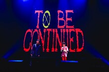 「ONEPIECE」パートの生アフレコの様子。左から神谷浩史、田中真弓。